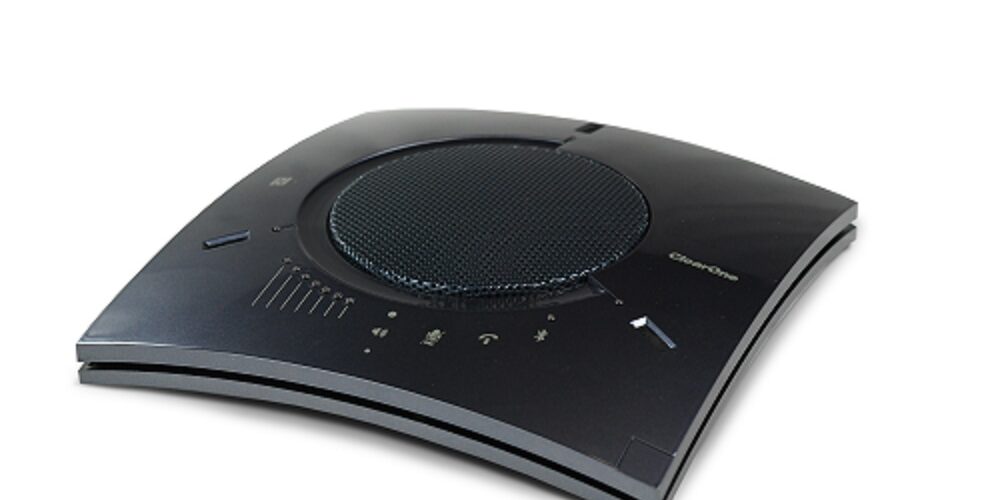 CHAT 150 BT speakerphone in black.