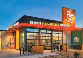 Exterior of El Pollo Loco restaurant., Navori QL digital signage